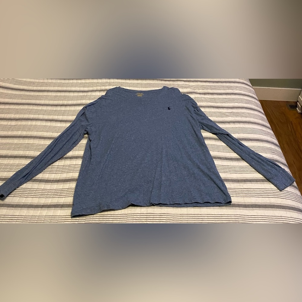 Polo V-Neck Sweater in a nice blue color. Silver L. Never worn